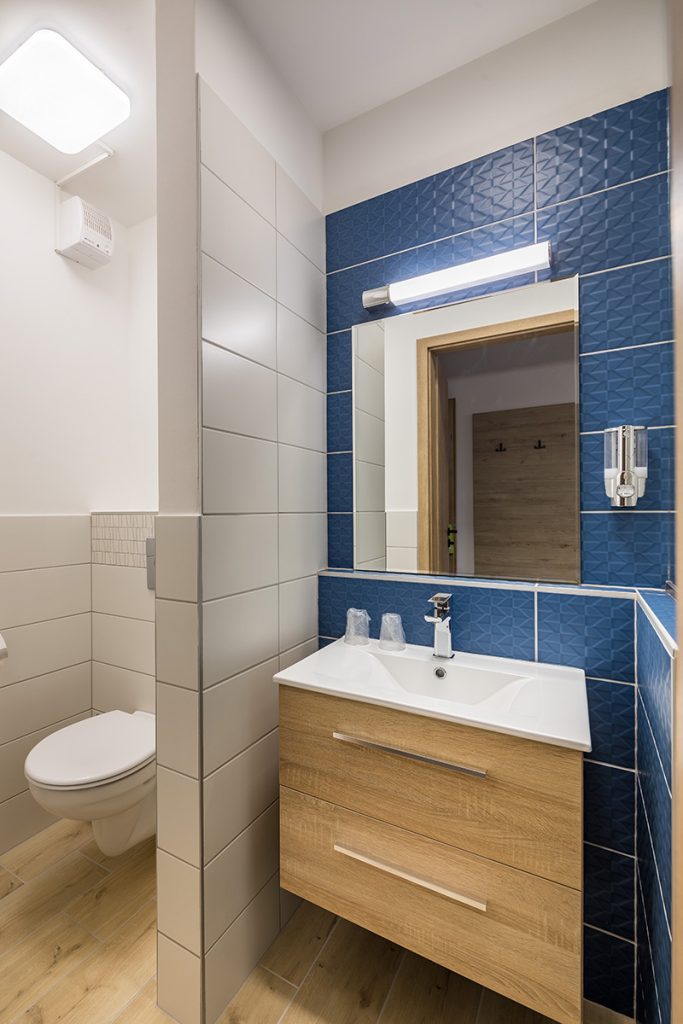 STANDARD Hotel SZOBA Dupla ággyal, ingyenes parkolás, wifi, saját fürdős