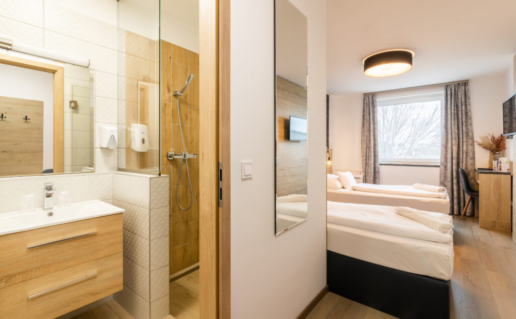 CAMERA STANDARD, wifi, parcare, baie, TV Pat twin Hotel Hegyeshalom