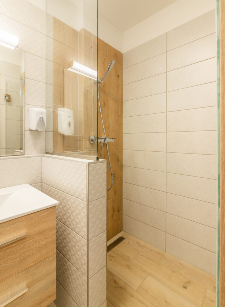 CAMERA STANDARD, wifi, parcare, baie, TV Pat twin Hotel Hegyeshalom